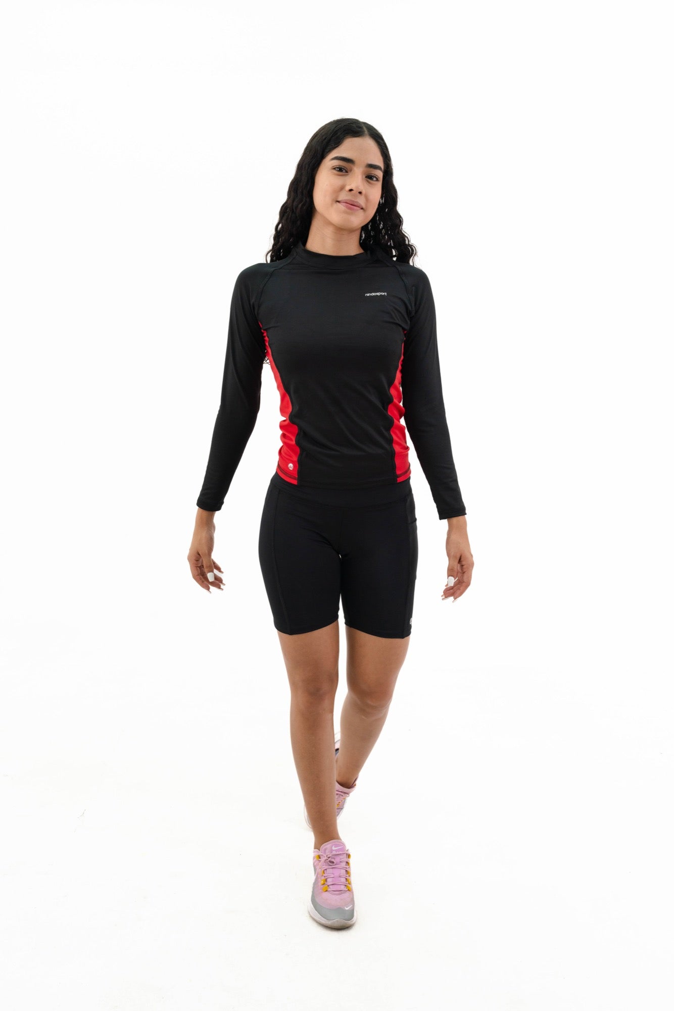 RASHGUARD NEGRO CON ROJO