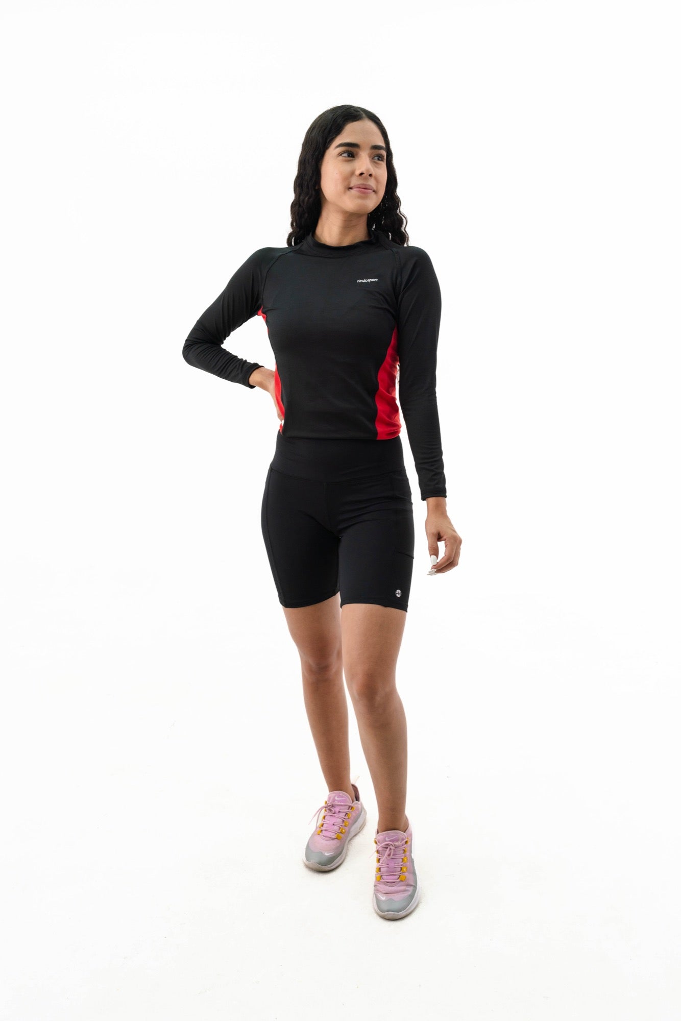 RASHGUARD NEGRO CON ROJO